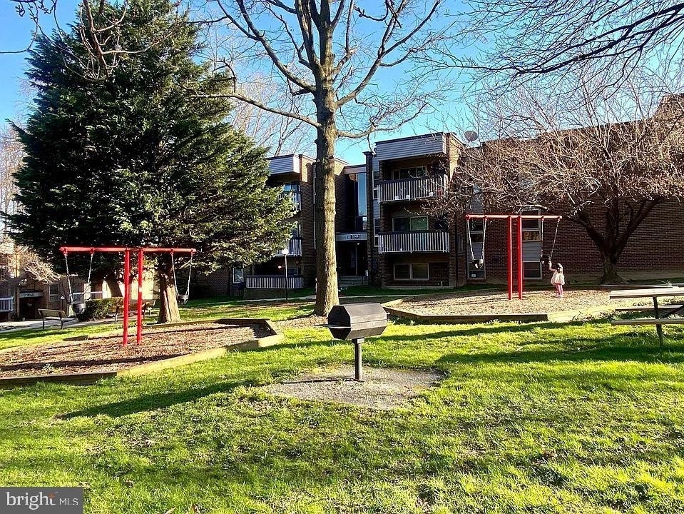 2305 Greenery Lane - Photo 18