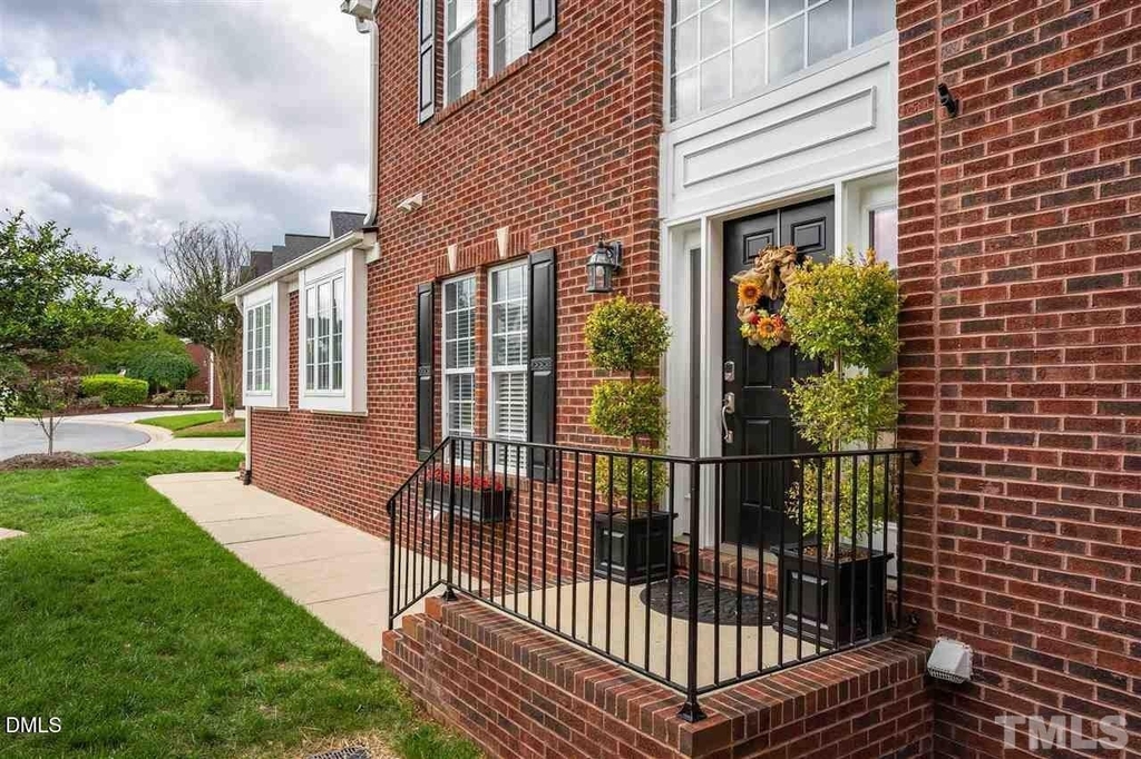 125 Grande Drive - Photo 1