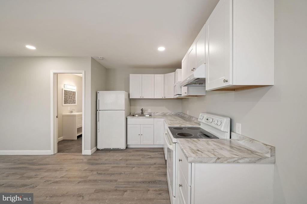 22929 Frederick Road - Photo 2