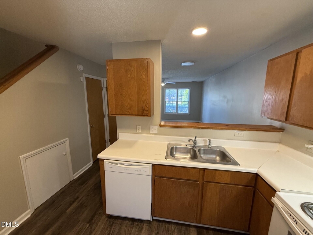 2905 Faversham Place - Photo 7