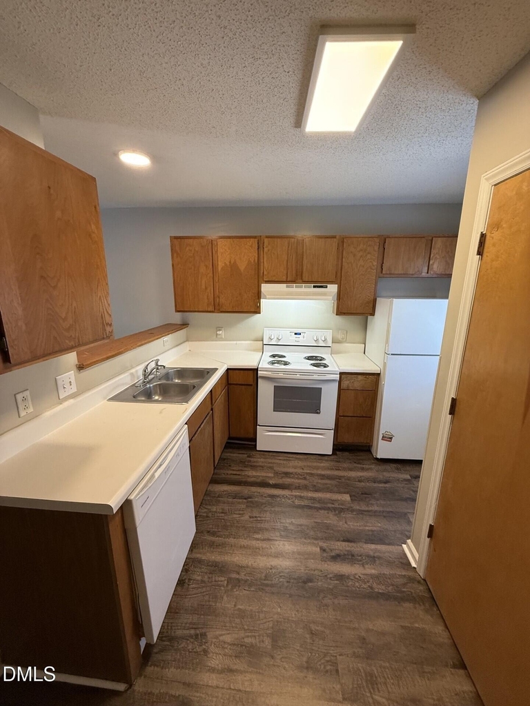 2905 Faversham Place - Photo 5