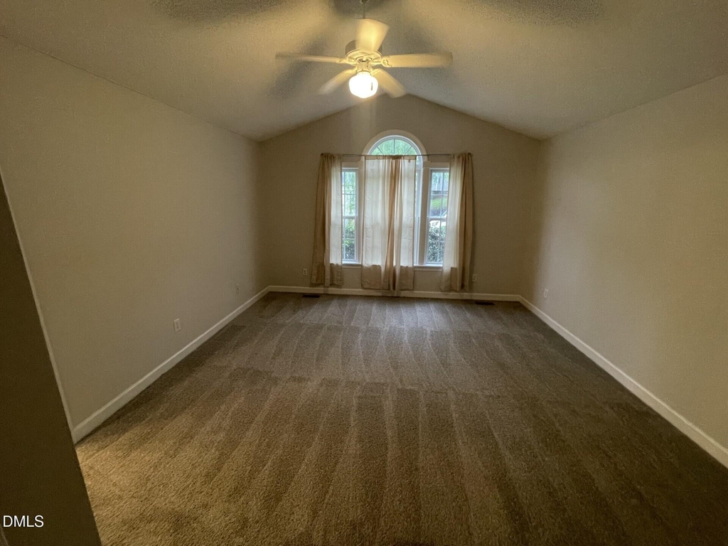221 Alberbury Commons Court - Photo 8