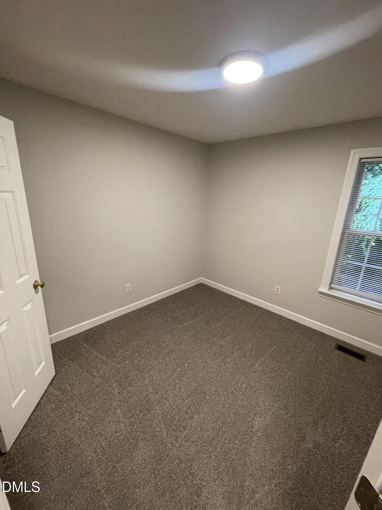 221 Alberbury Commons Court - Photo 12