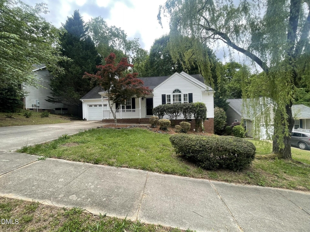 221 Alberbury Commons Court - Photo 2