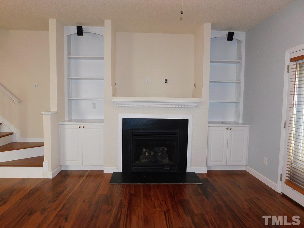 2008 Metacomet Way - Photo 6