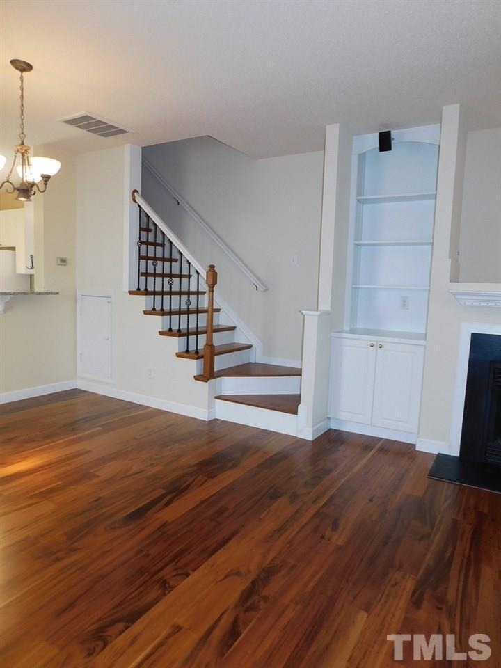 2008 Metacomet Way - Photo 8