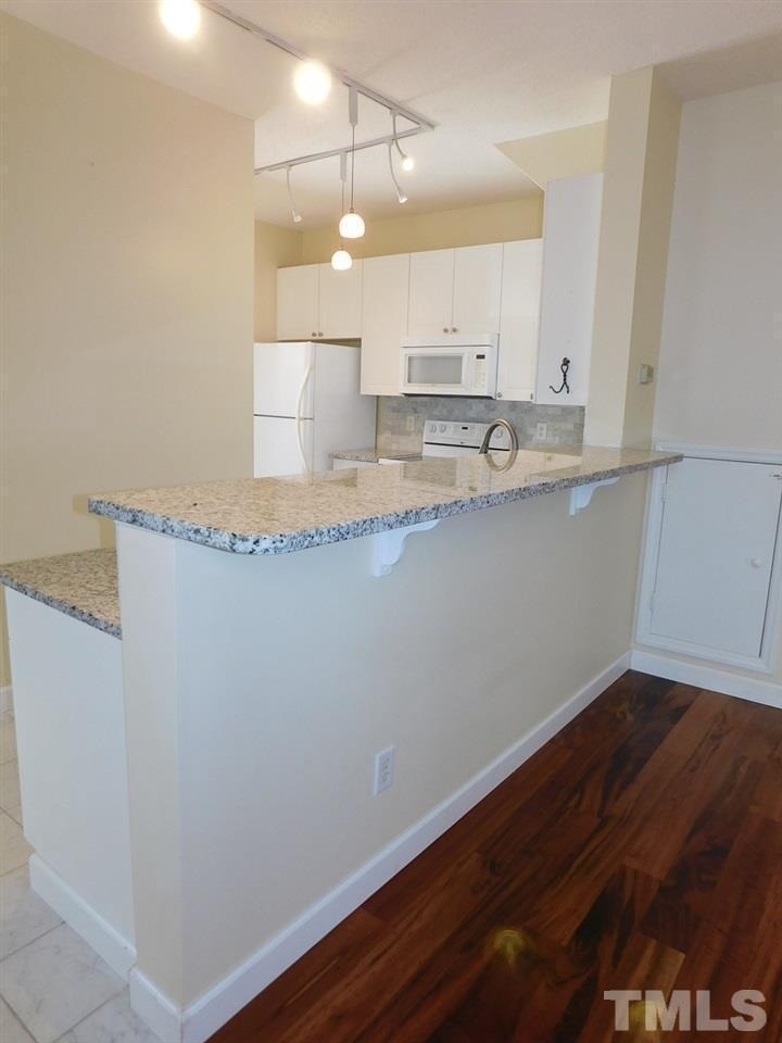 2008 Metacomet Way - Photo 11