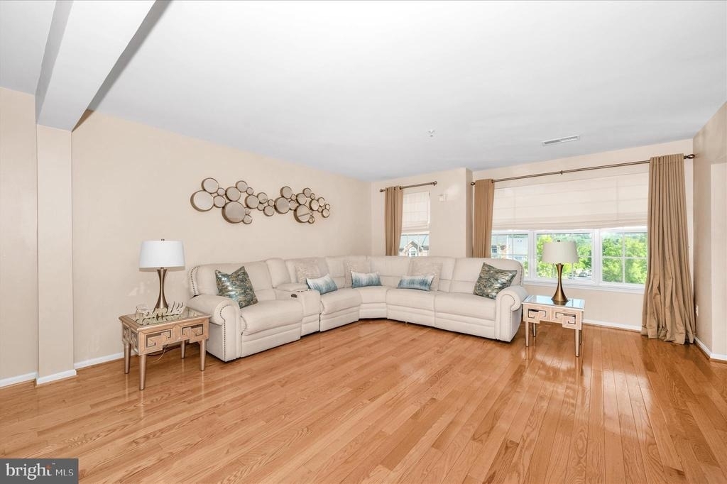 11926 Little Seneca Parkway - Photo 4