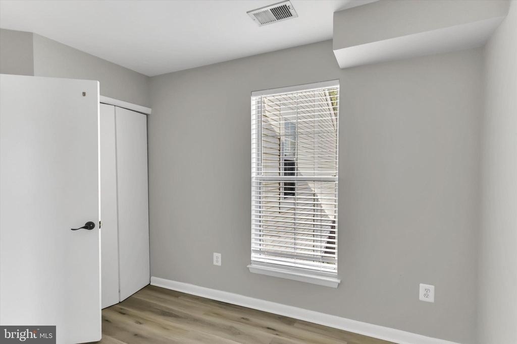 9411 Royal Bonnet Terrace - Photo 29