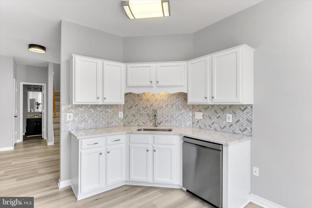 9411 Royal Bonnet Terrace - Photo 19