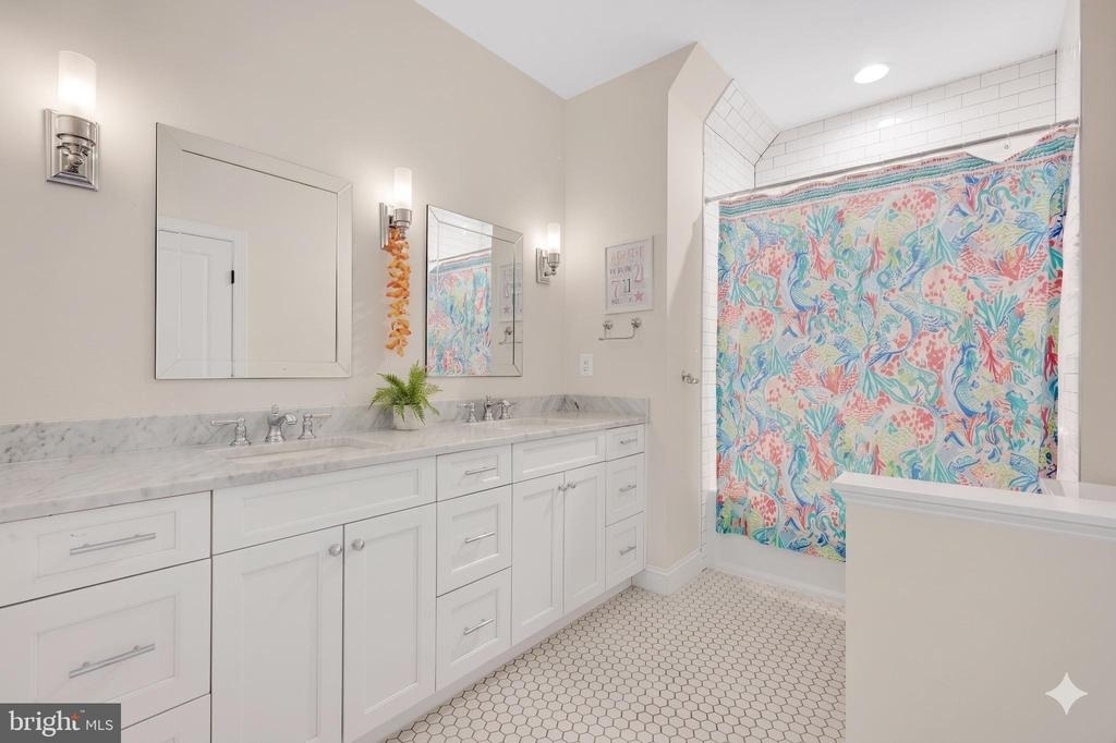 7602 Holiday Terrace - Photo 11