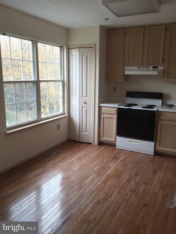 9324 Daly Court - Photo 4