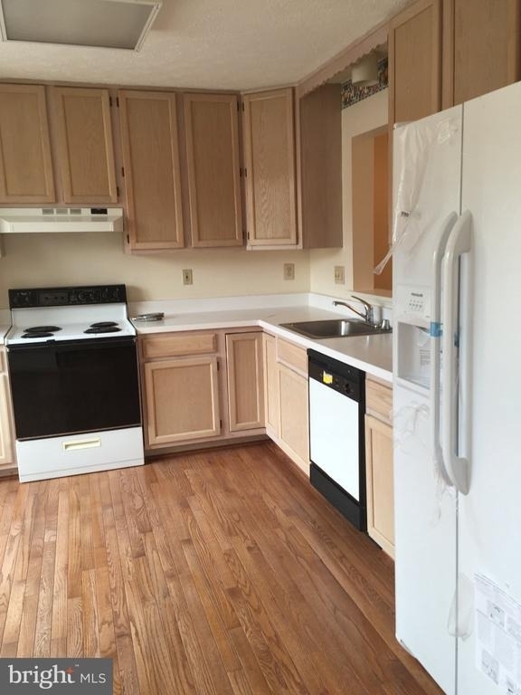 9324 Daly Court - Photo 3
