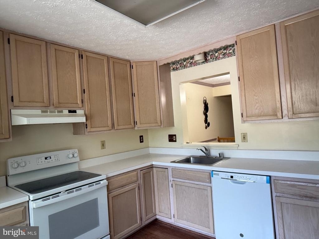 9324 Daly Court - Photo 15