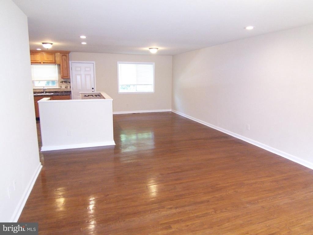 1609 Honeysuckle Drive - Photo 7