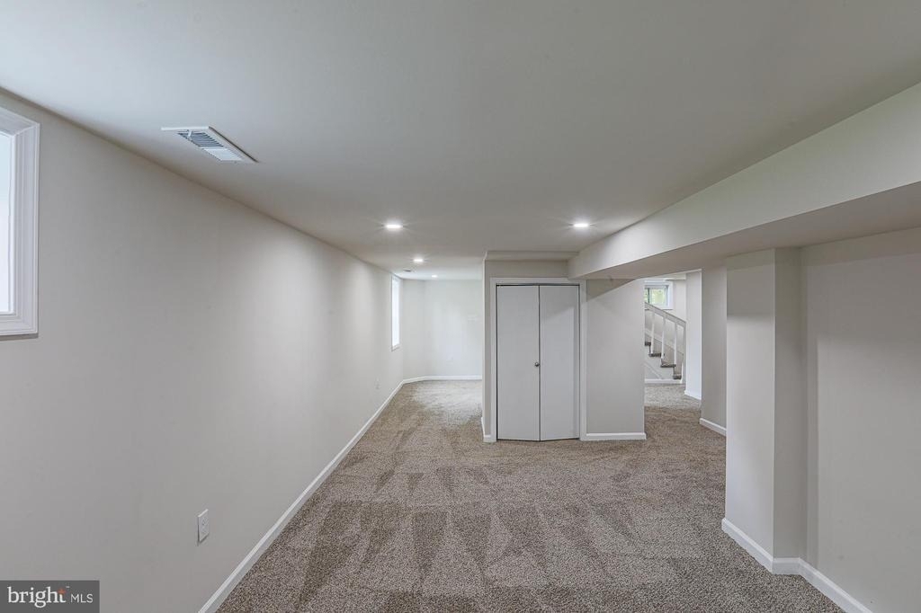 6512 Golden Ring Road - Photo 37