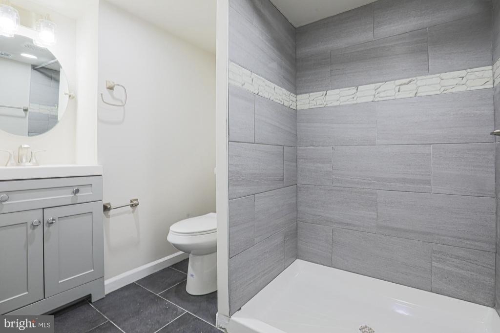 6512 Golden Ring Road - Photo 33