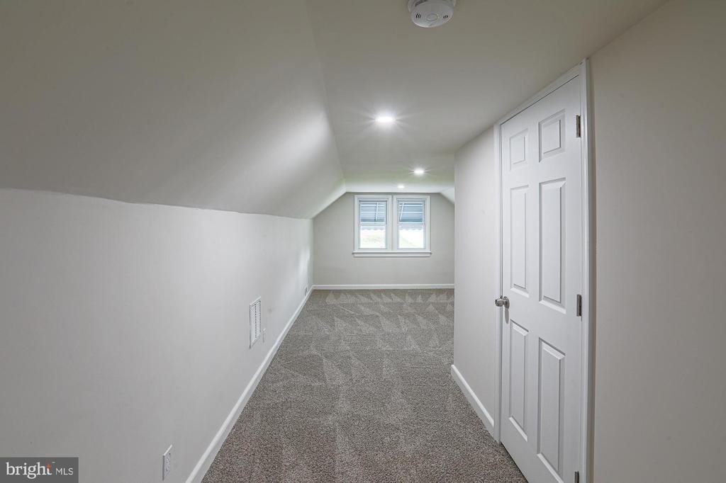 6512 Golden Ring Road - Photo 22