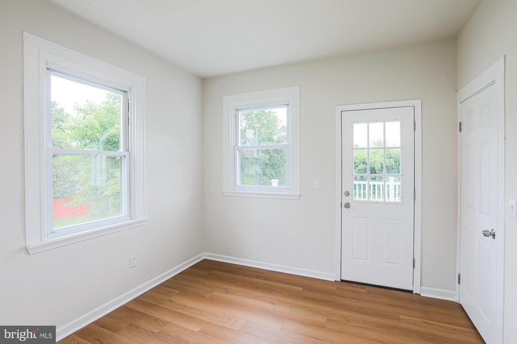 6512 Golden Ring Road - Photo 18
