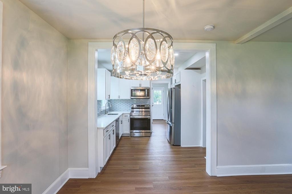6512 Golden Ring Road - Photo 3