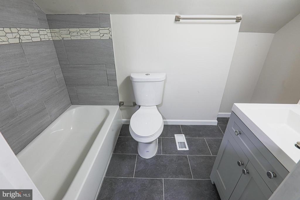 6512 Golden Ring Road - Photo 26