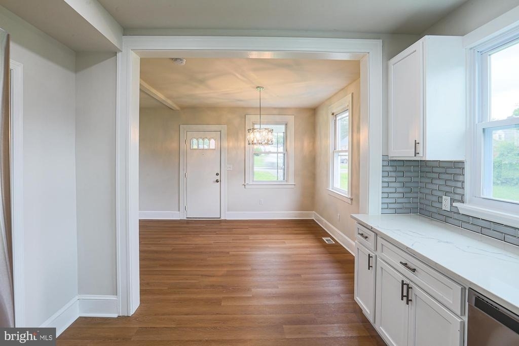 6512 Golden Ring Road - Photo 10
