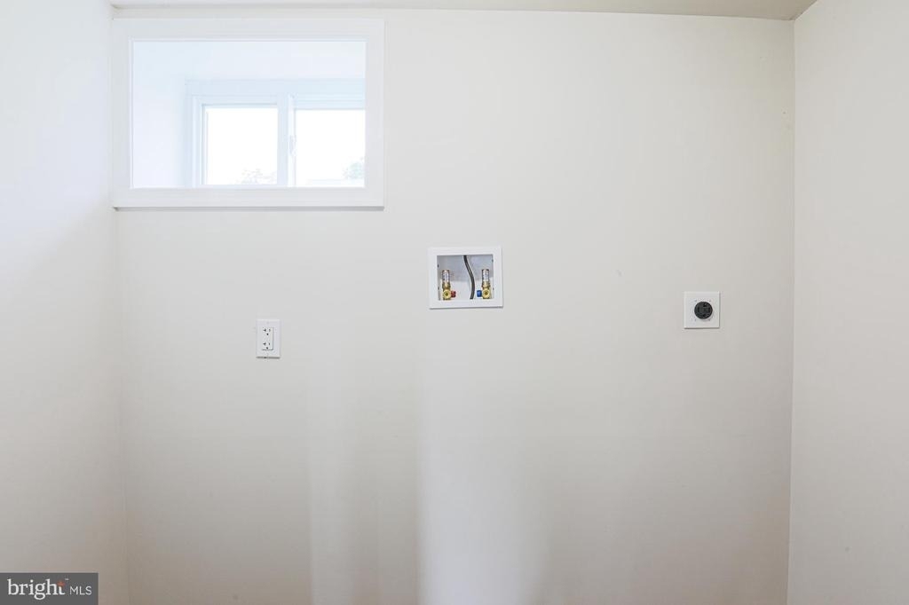 6512 Golden Ring Road - Photo 29
