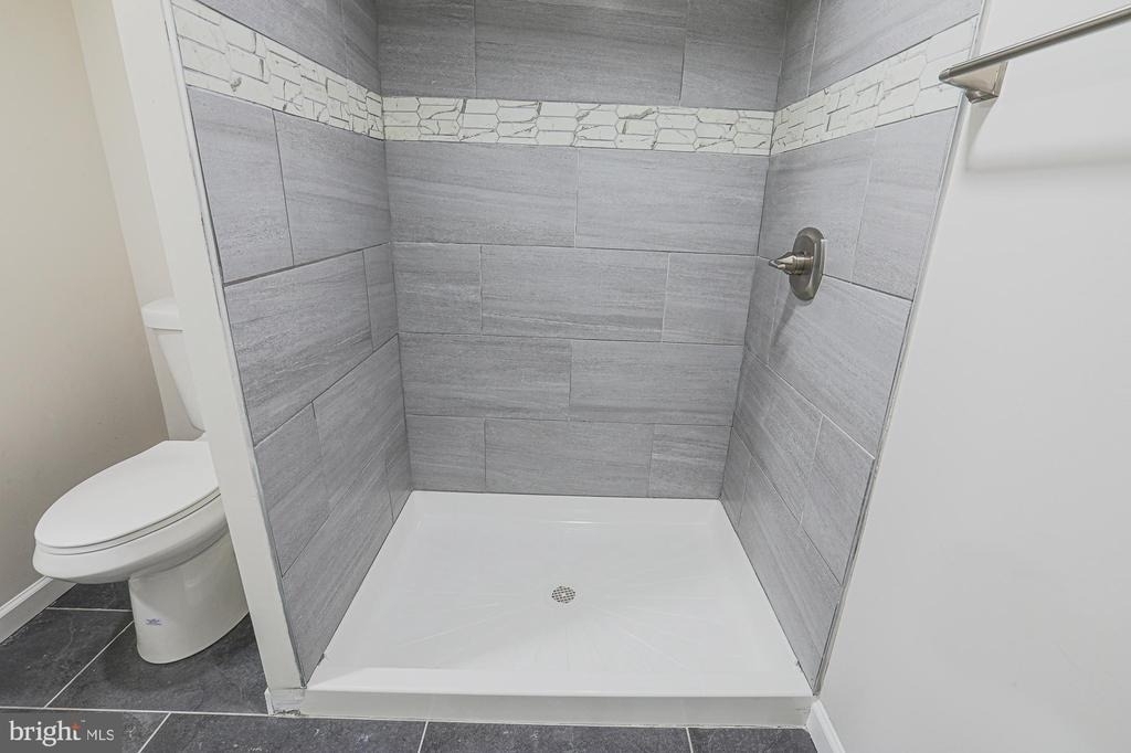 6512 Golden Ring Road - Photo 32