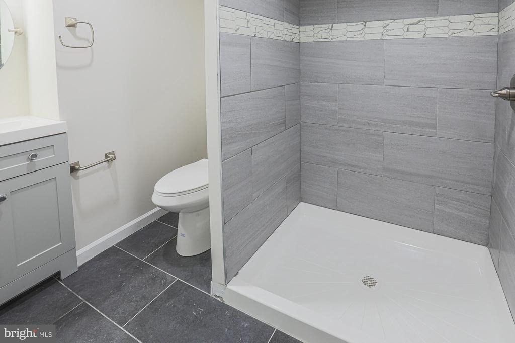 6512 Golden Ring Road - Photo 31