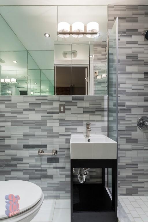 434 West 52nd Street - Photo 3