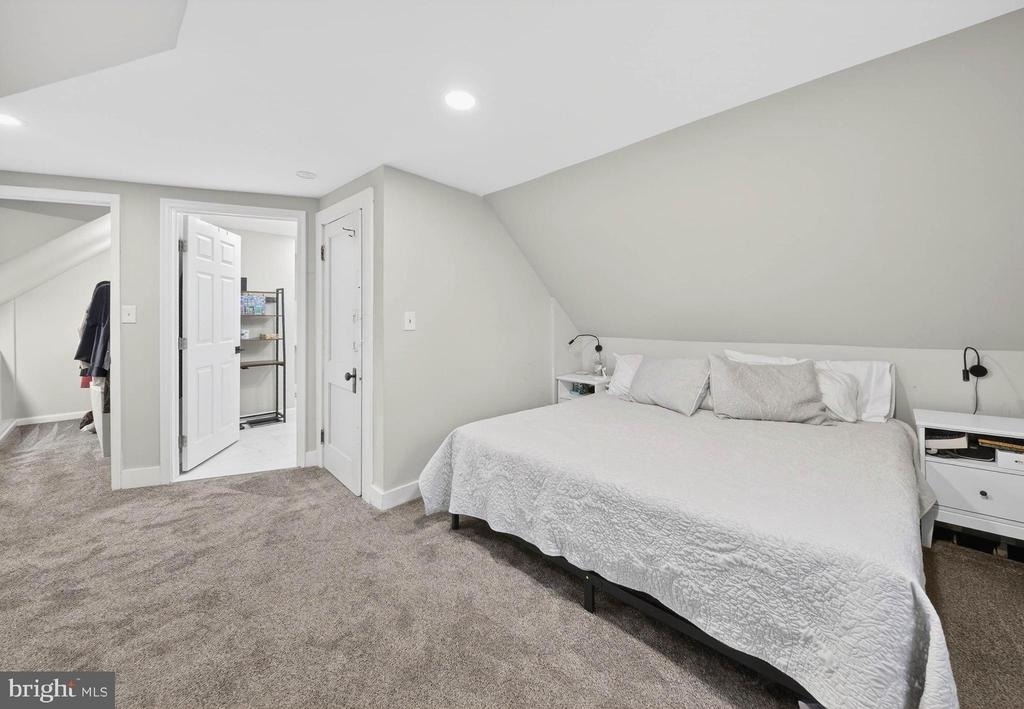 303 E Melrose Avenue - Photo 7