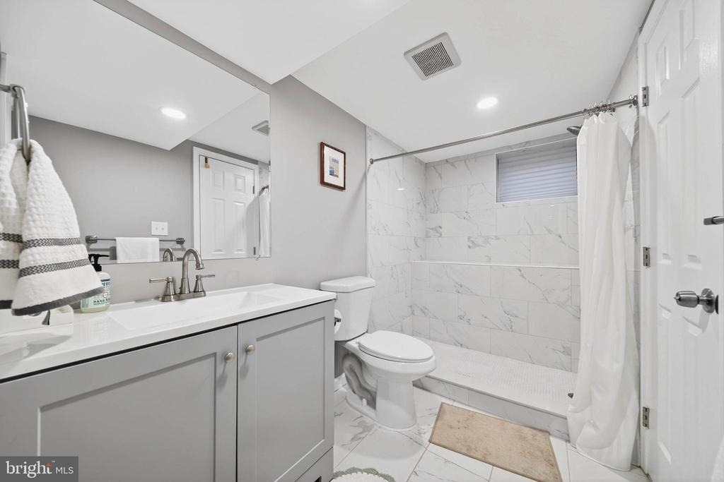303 E Melrose Avenue - Photo 12