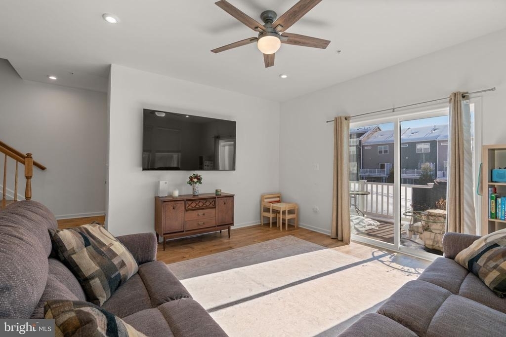 1605 Aster Lane - Photo 5