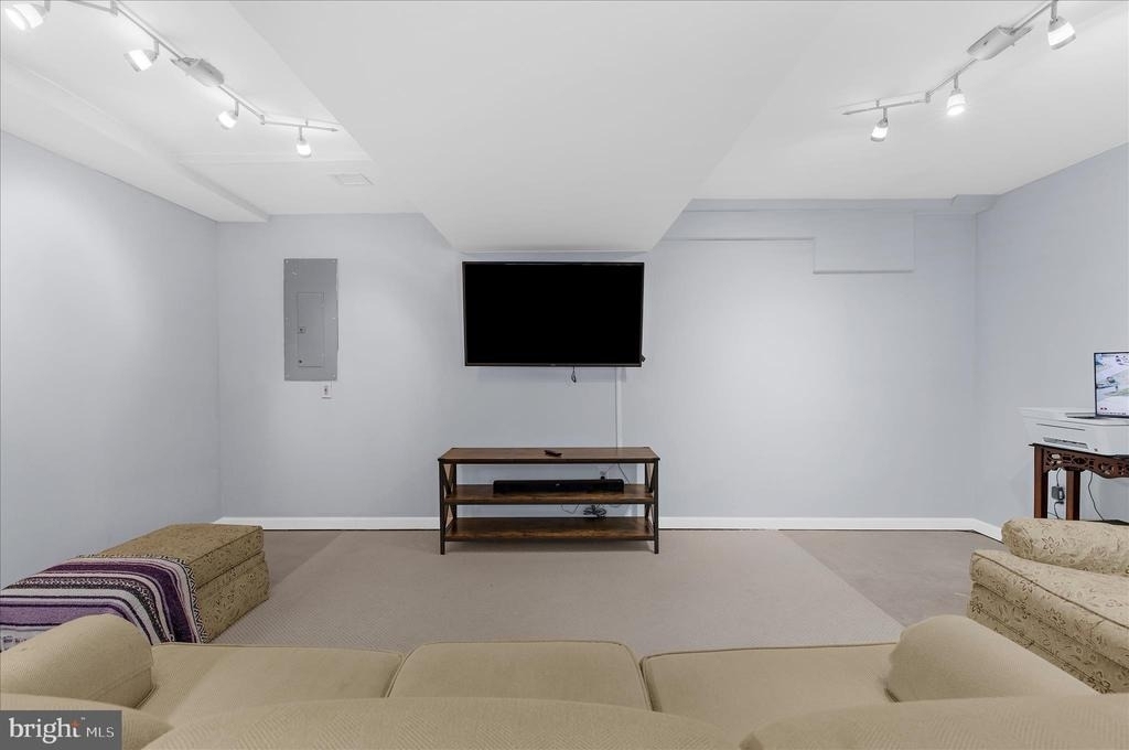 92 Clifford Boulevard - Photo 34