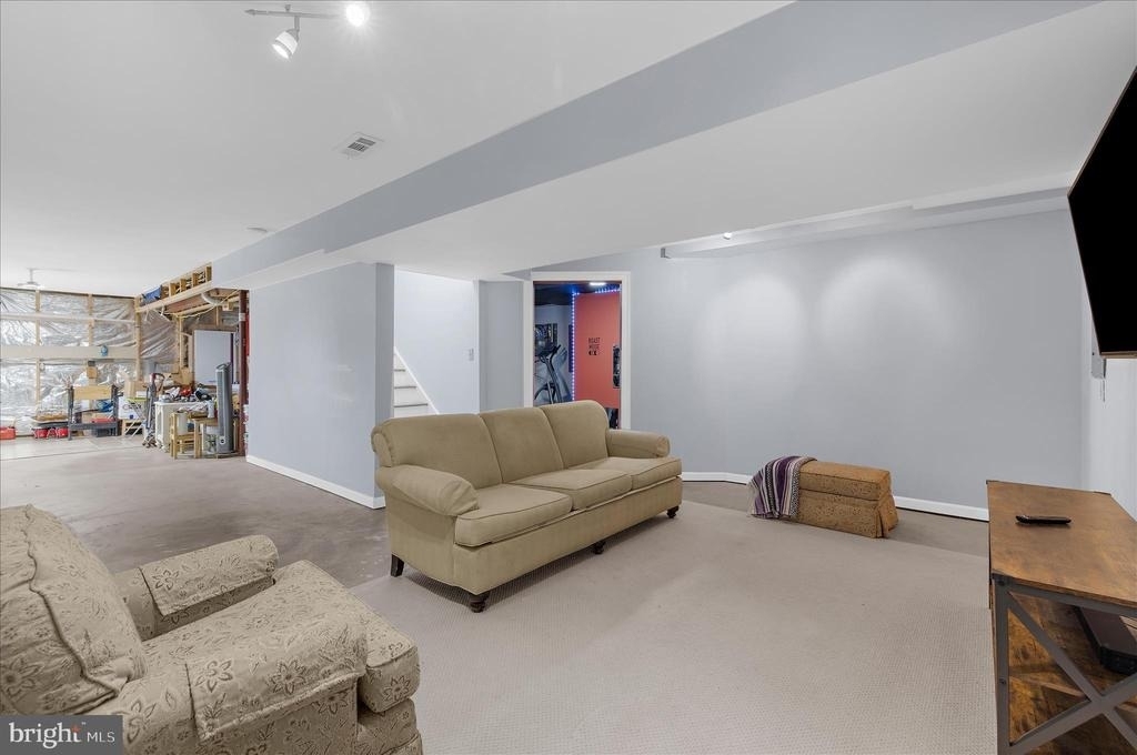 92 Clifford Boulevard - Photo 33