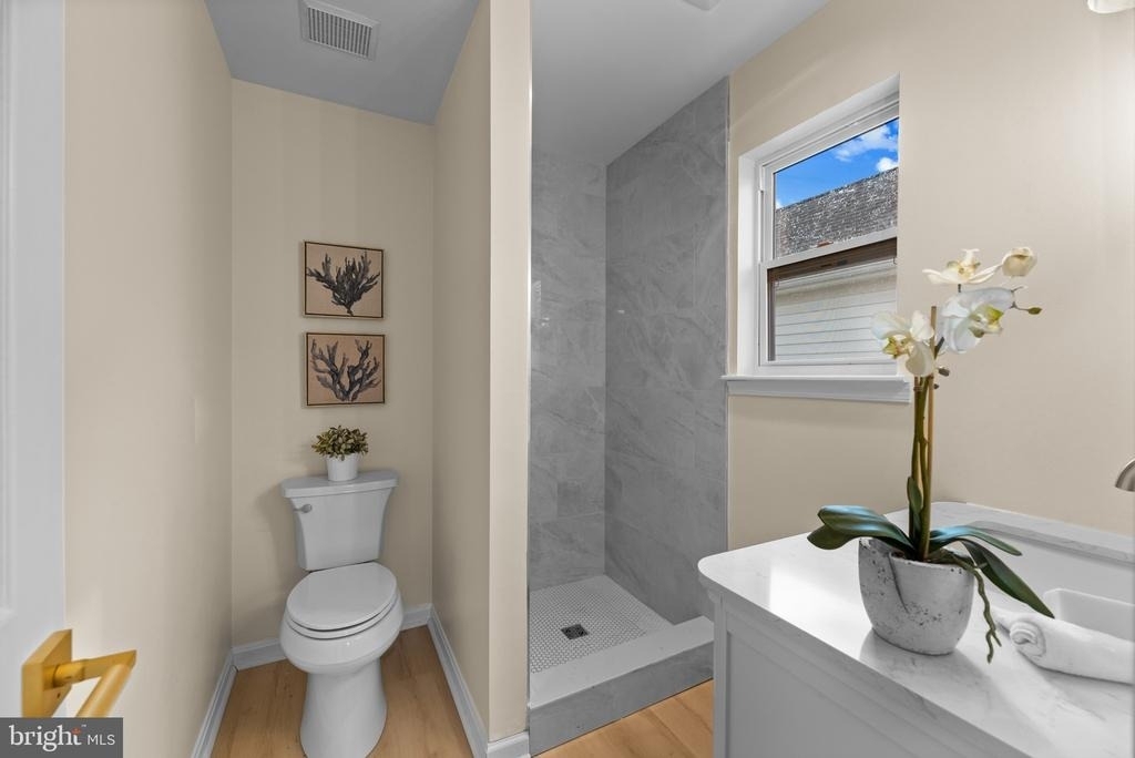 1512 Lincoln Road - Photo 4