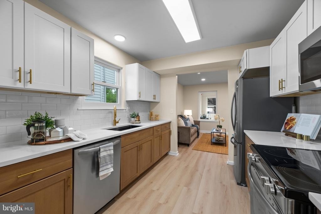 1512 Lincoln Road - Photo 2