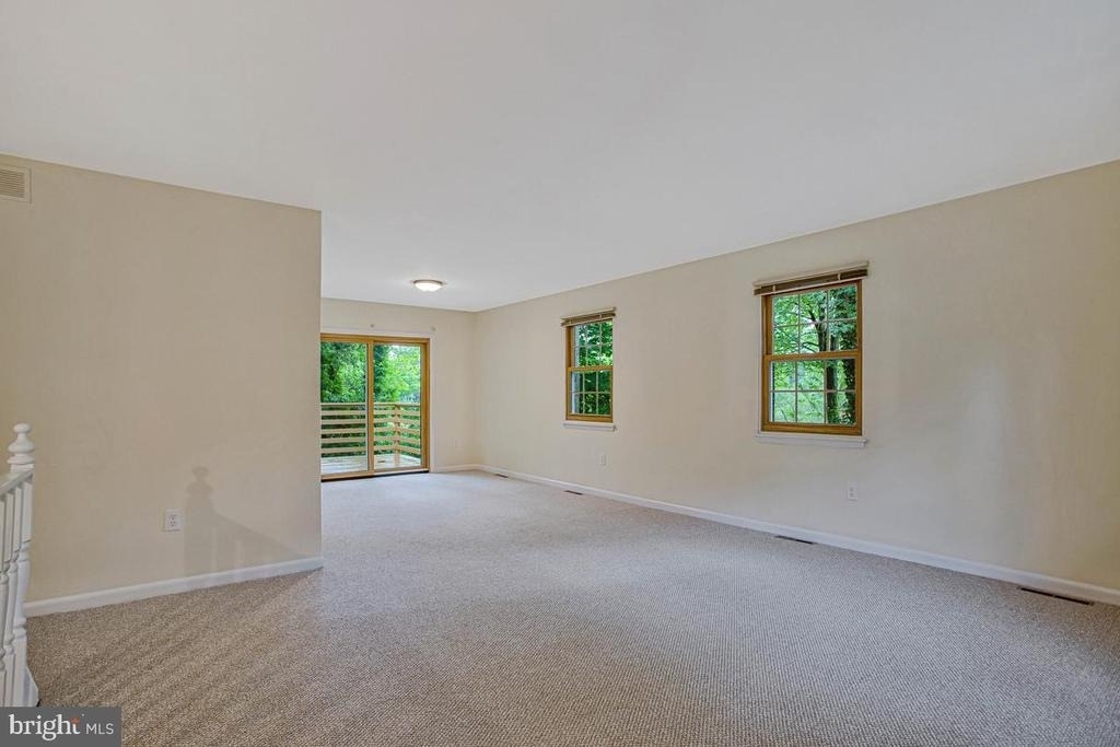 607 Ridge Drive - Photo 4