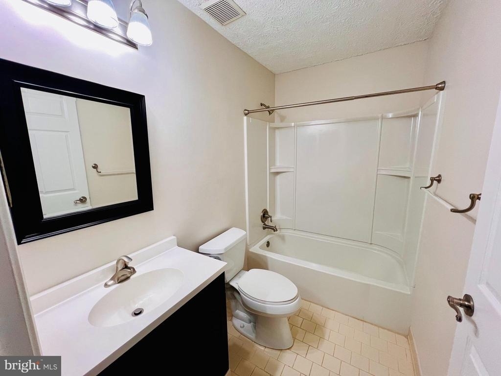 2406 Forest Edge Court - Photo 11