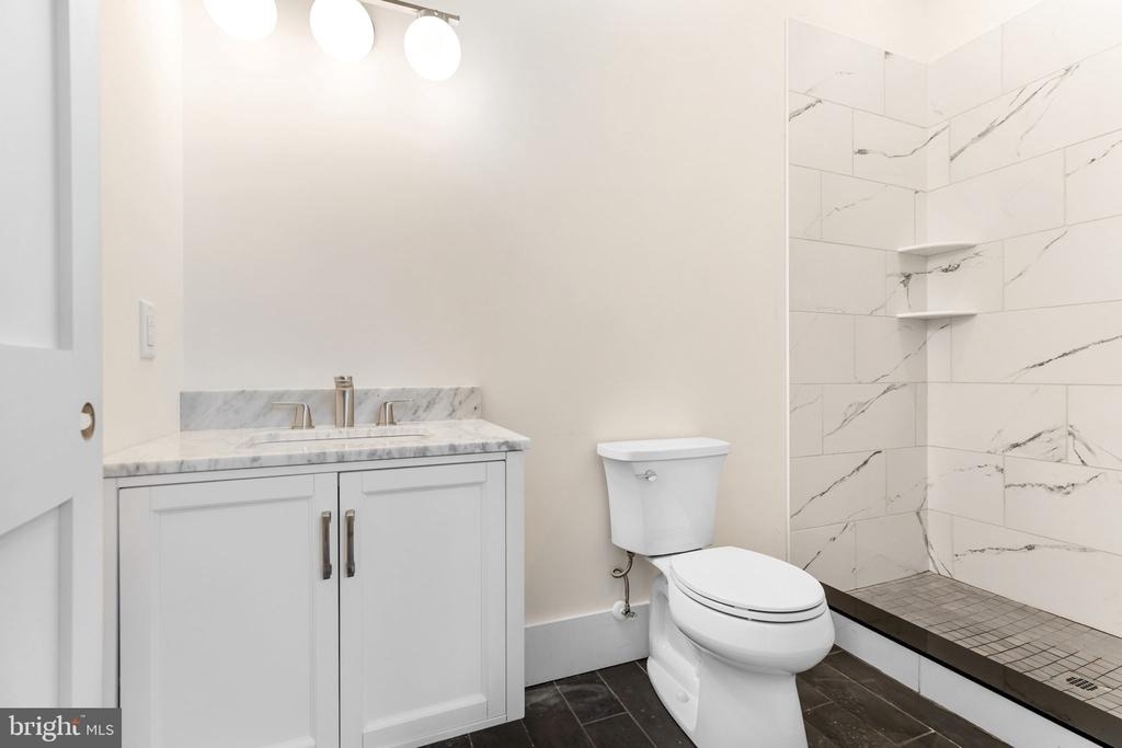 2300 W 17th Street - Photo 11