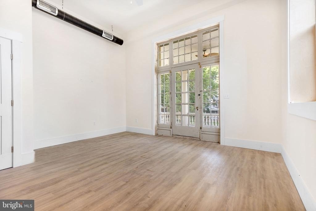 2300 W 17th Street - Photo 7