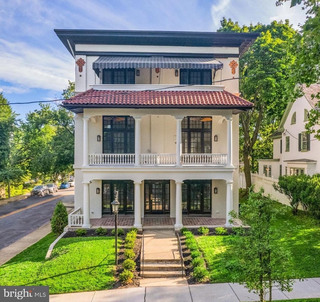 2300 W 17th Street - Photo 2