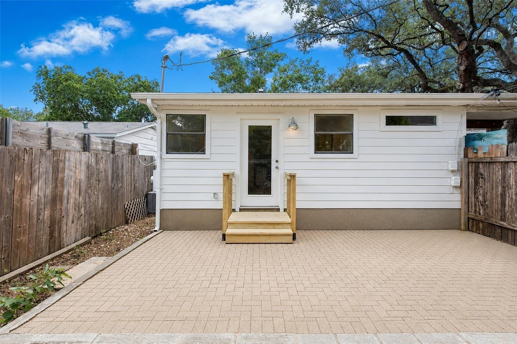 904 Philco Dr - Photo 20