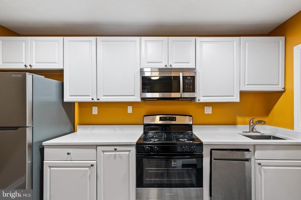 2412 18th Street Se - Photo 11