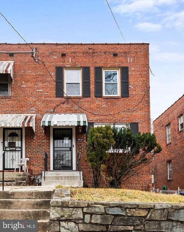 2412 18th Street Se - Photo 0
