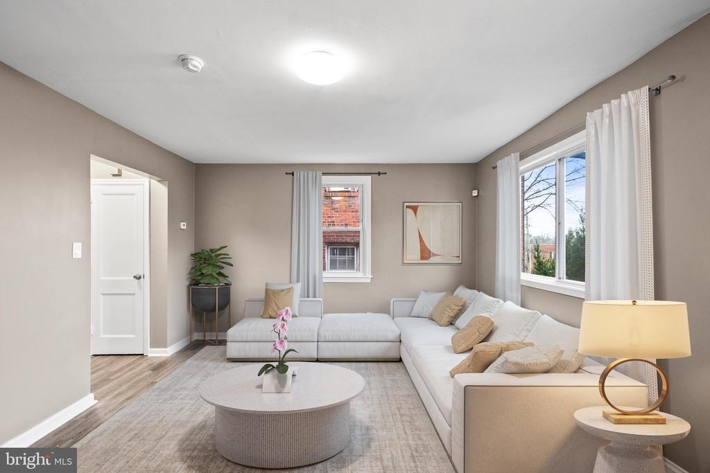 2412 18th Street Se - Photo 4