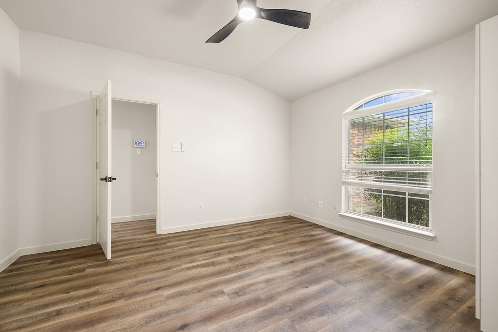 3929 Rolling Canyon Trl - Photo 17