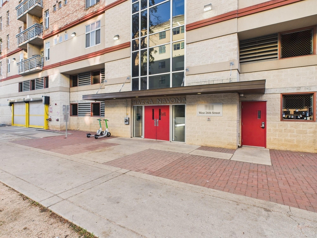711 W 26th St - Photo 9