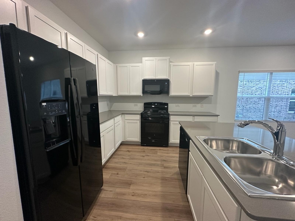 361 Sonterra Dr - Photo 9