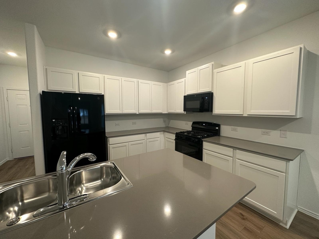 361 Sonterra Dr - Photo 6